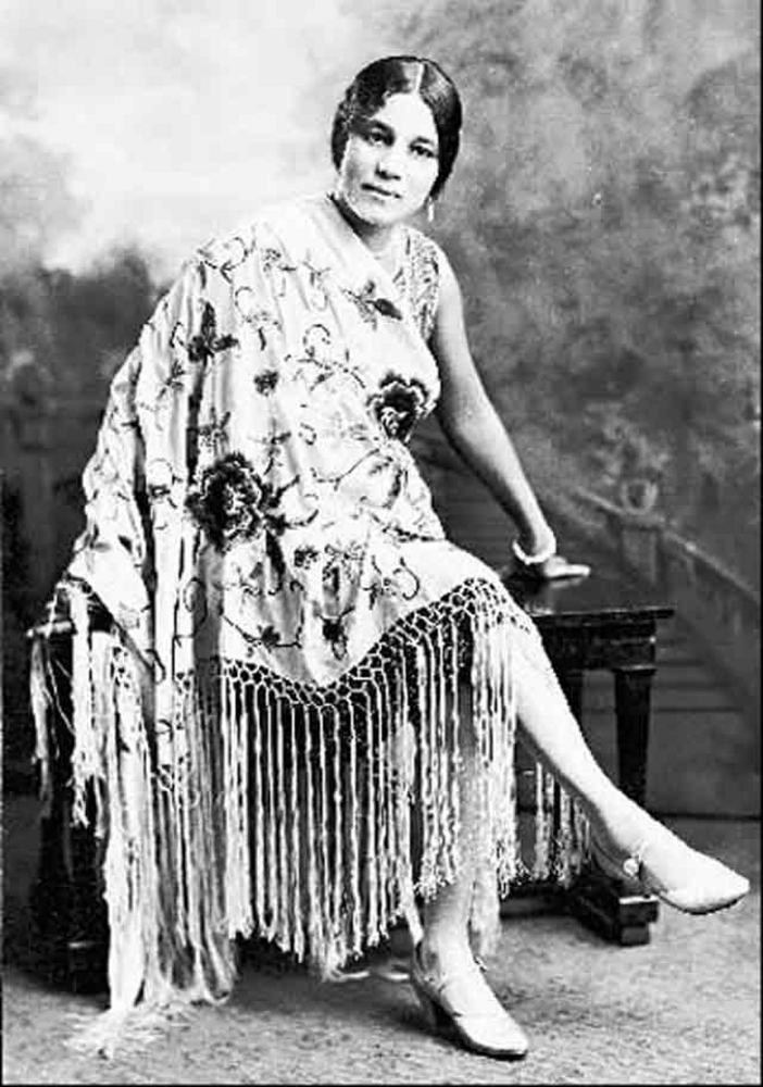 Beatrice Morrow Cannady in 1926, wearing a shawl that she made.