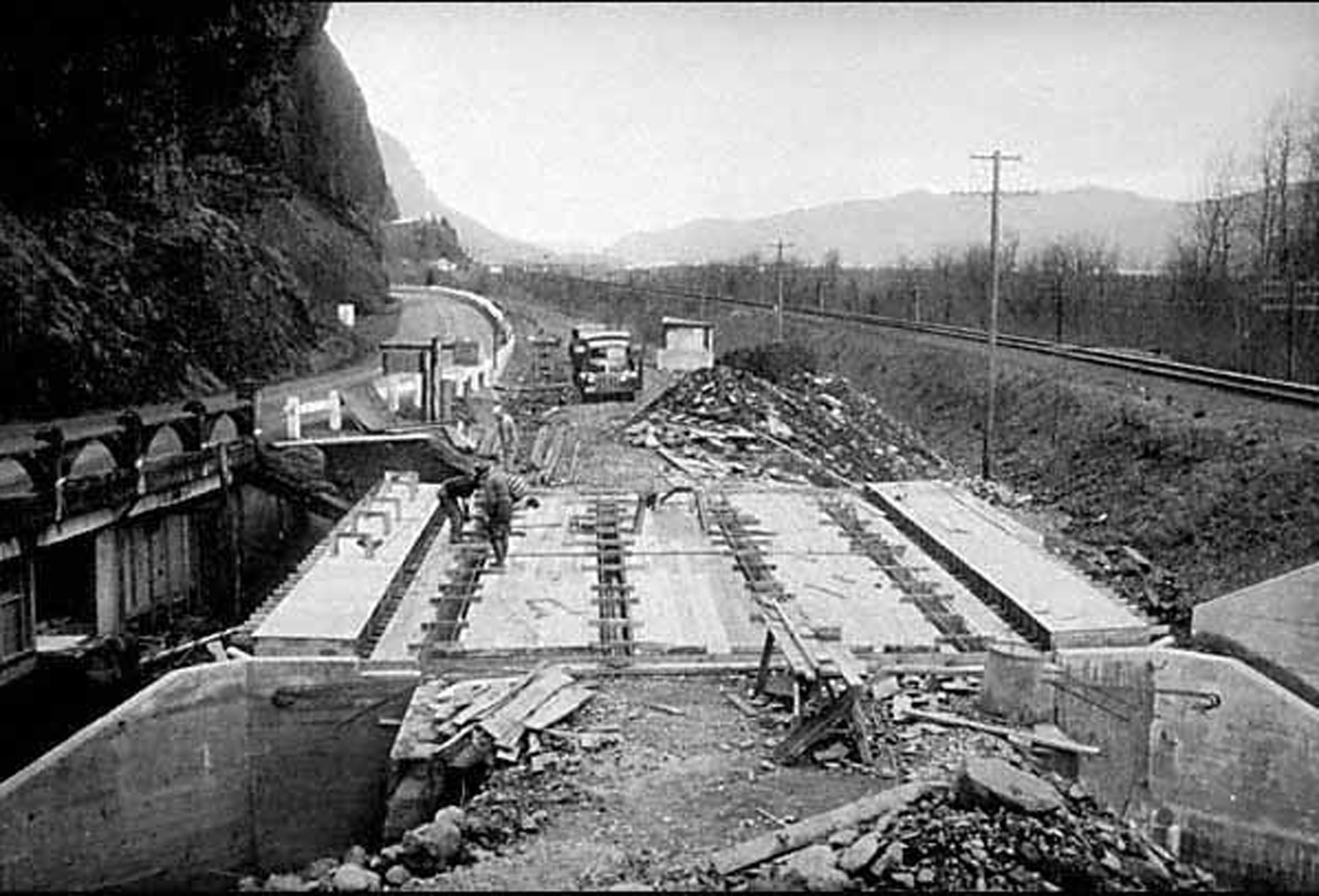 Oneonta Gorge bridge construction, Columbia River Hwy., 1948.