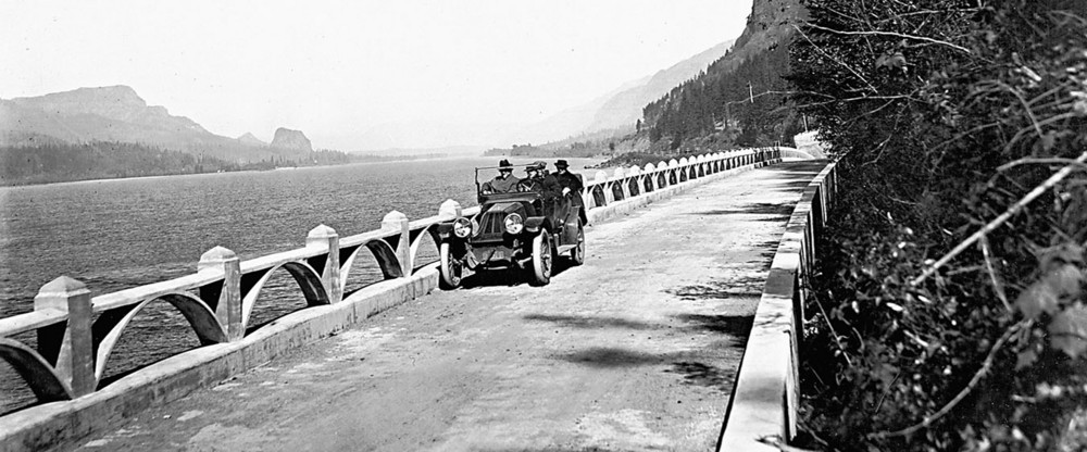 Columbia River Highway near Multnomah Falls, 1915.