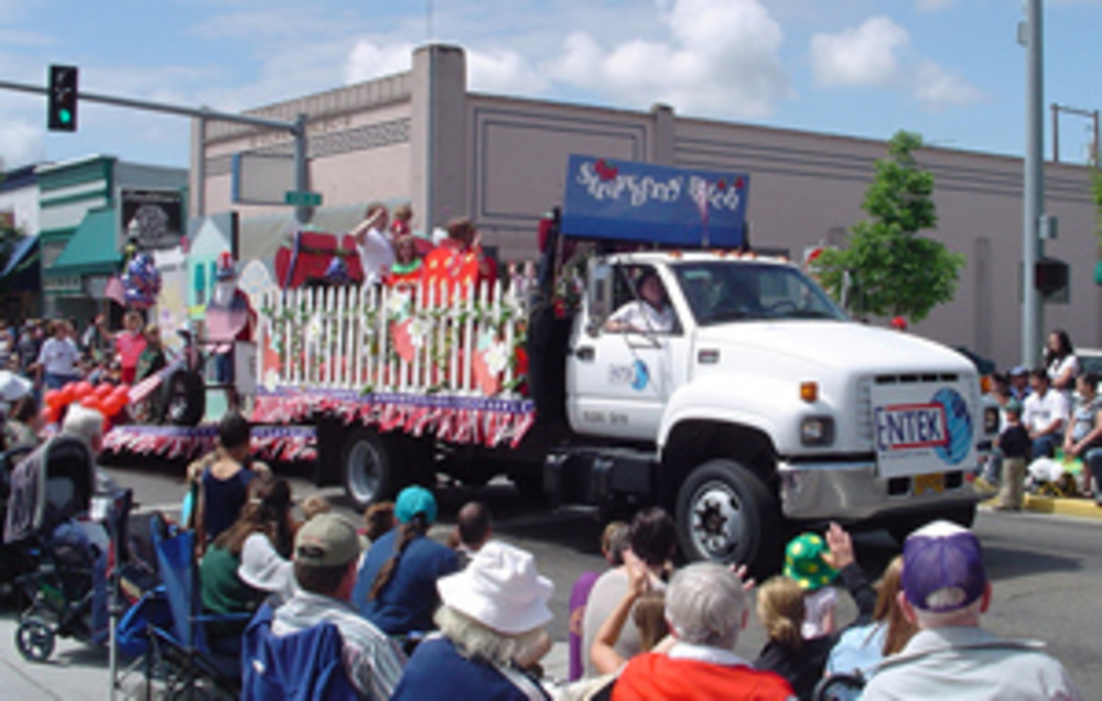 Entek International entry in parade.