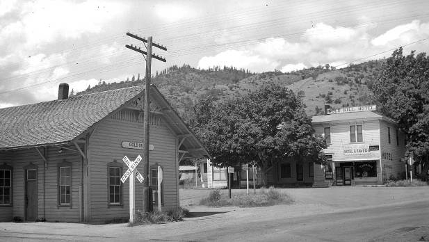 Railroad depot and Gold Hill Hotel and Tavern, May 1961.