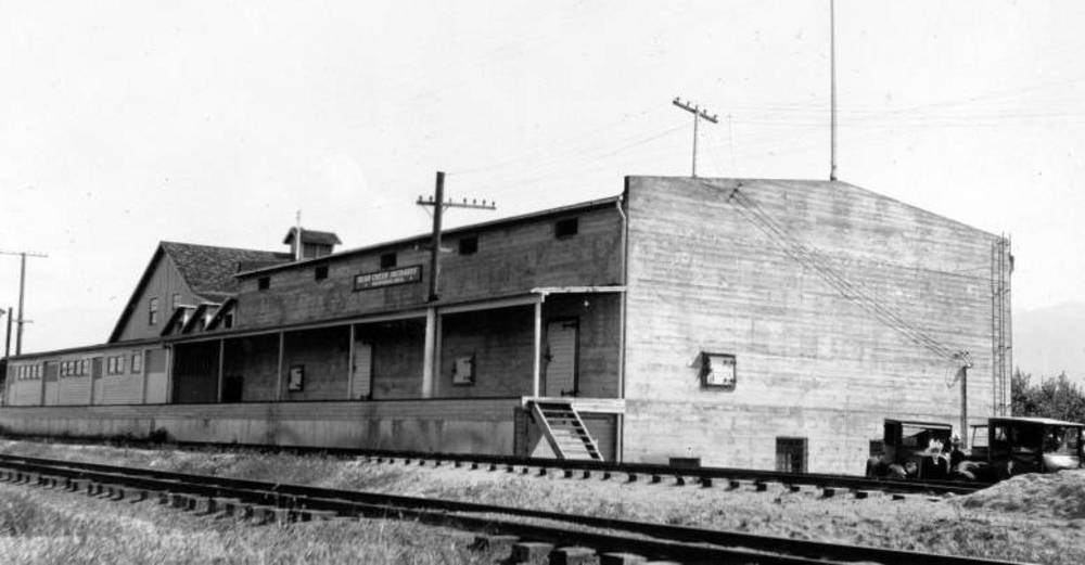 Rosenberg Bros. Packing House, later part of Bear Creek Orchards, about 1920.