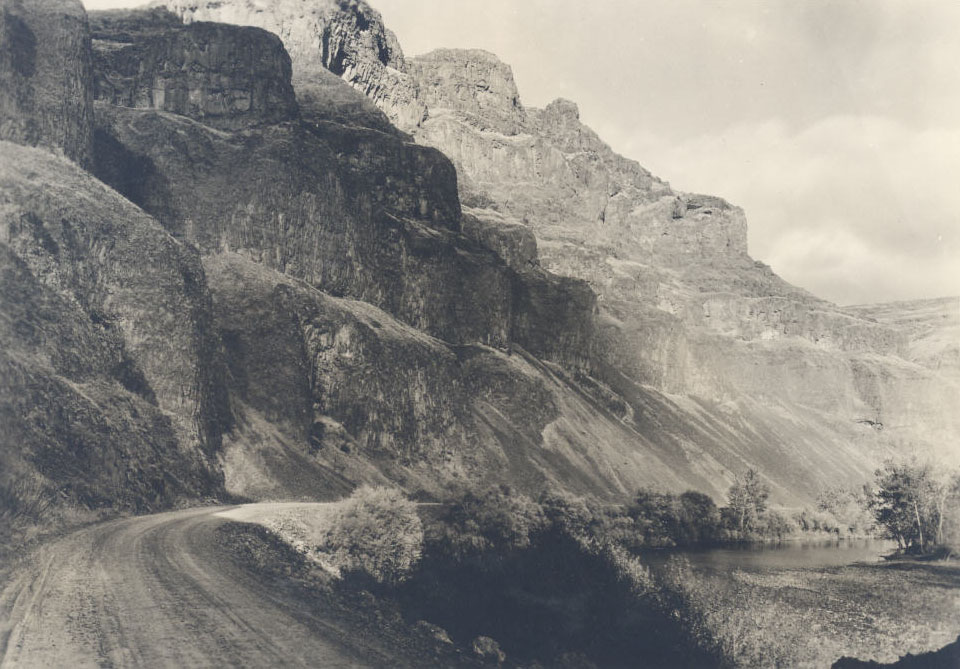 John Day Fossil Beds, basalt bluffs, 1937