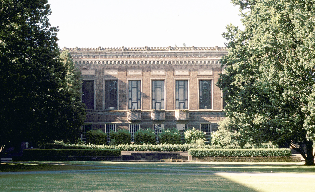 Knight Library (built 1939), University of Oregon, Eugene, July 1976.