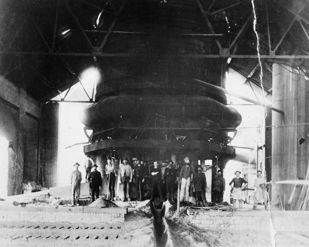 Oregon Iron & Steel Co. casting operations, about 1890.