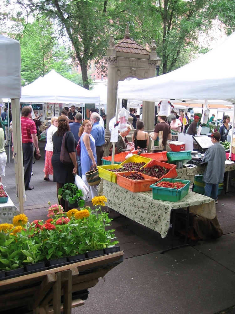 Farmer's Market in Portland's South Park Blocks, June 2009.