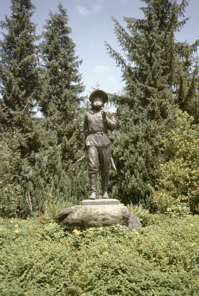 Alexander P. Proctor, "Pioneer," near Johnson Hall, Univ. of Oreg., June 1986.
