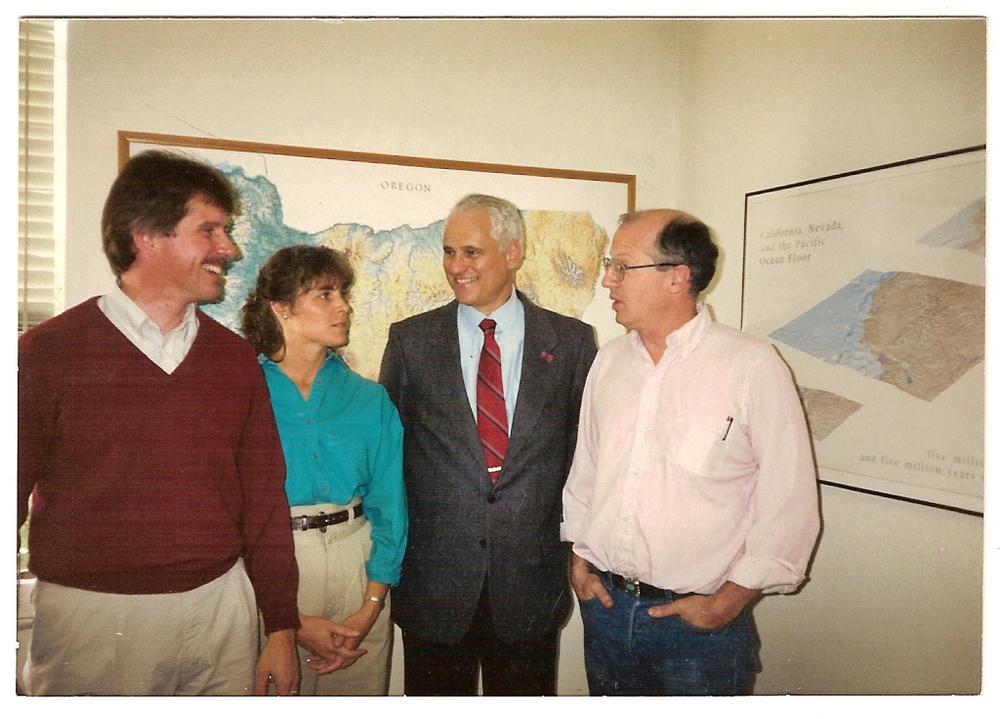 Gov. Neil Goldschmidt visits Raven Maps.