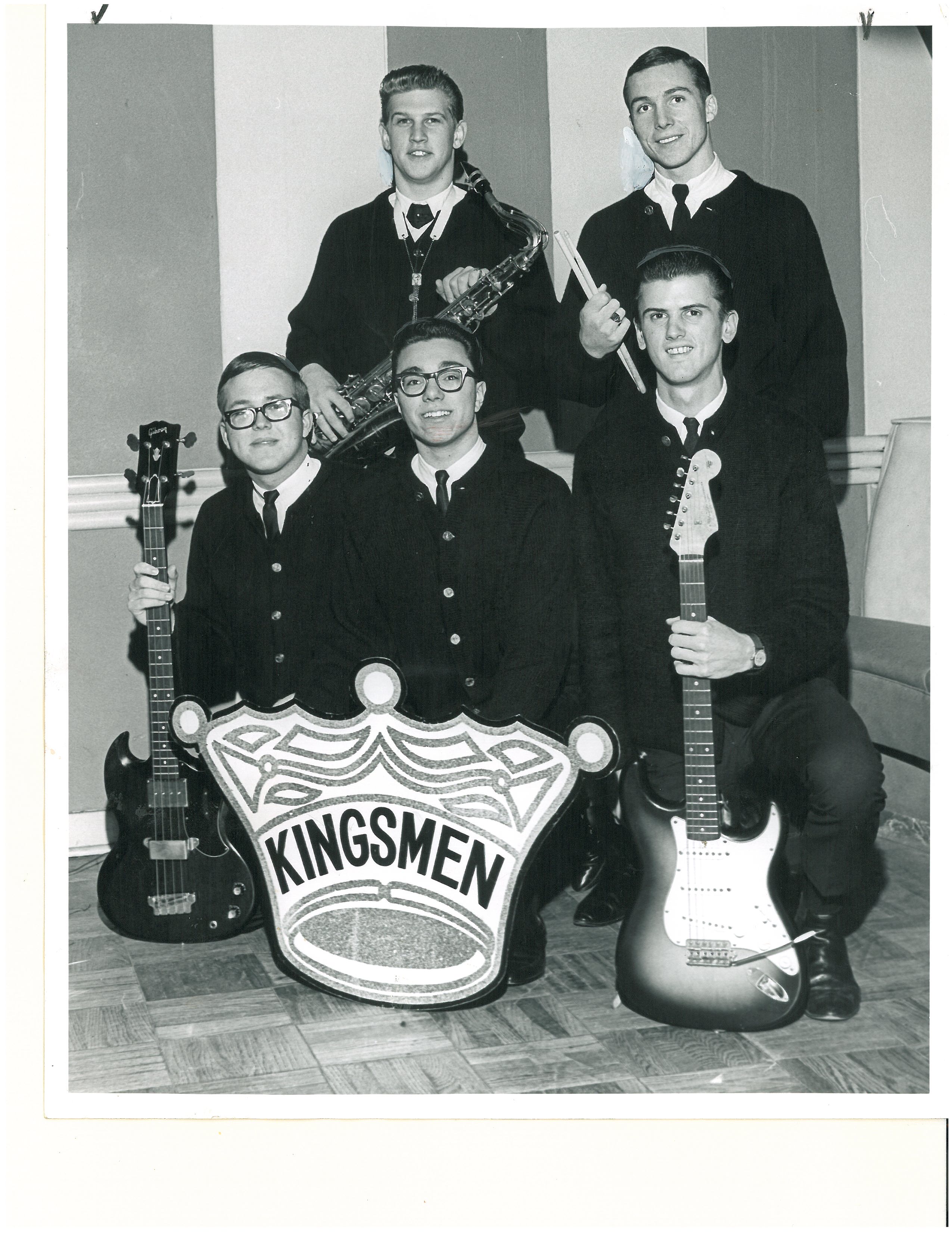 Sundholm (left, kneeling), Gallucci, Mitchell, Easton (standing, left), and Abbott.