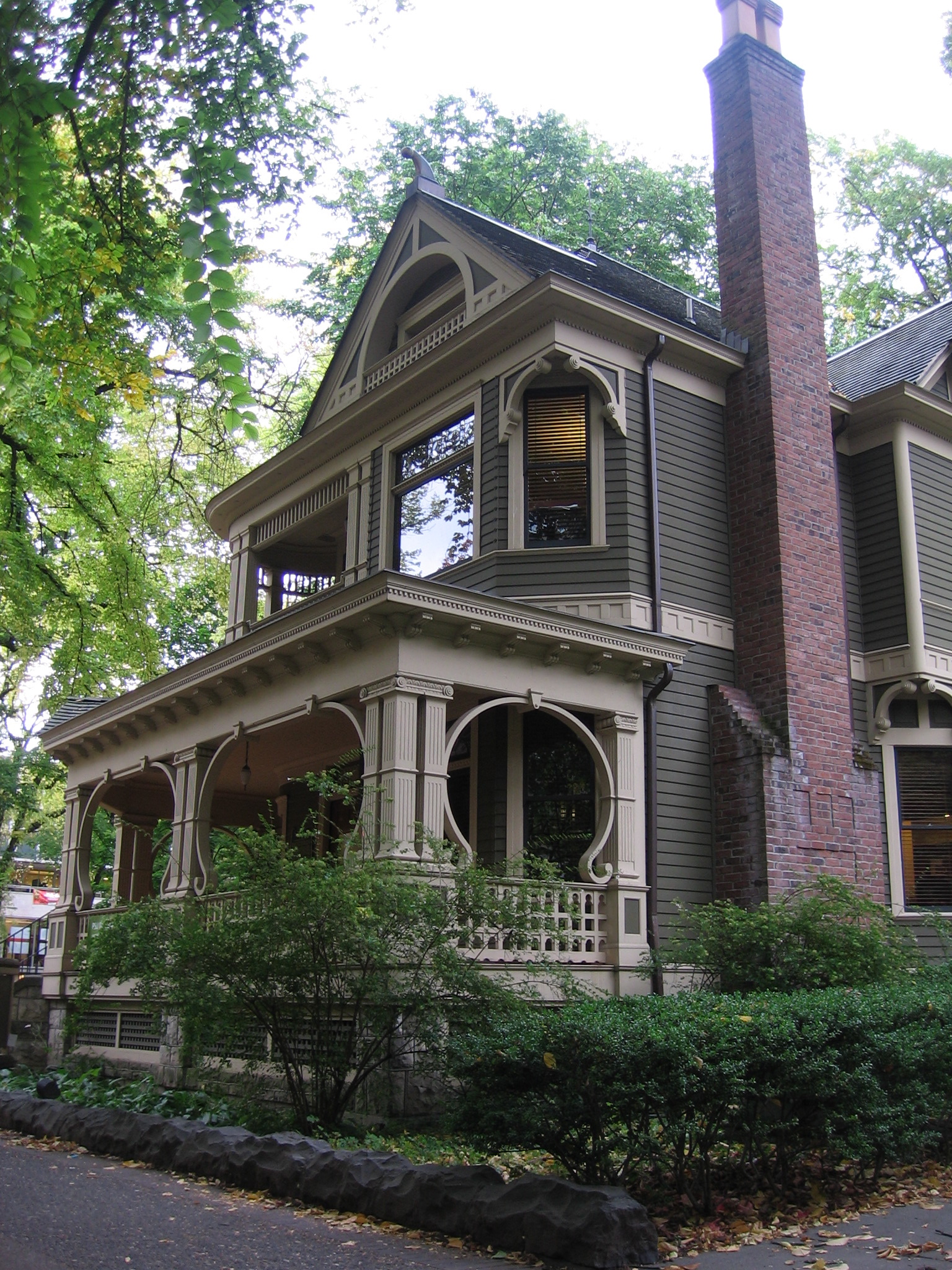 Northwest view of Simon Benson House on Portland State University campus, Oct. 2011.