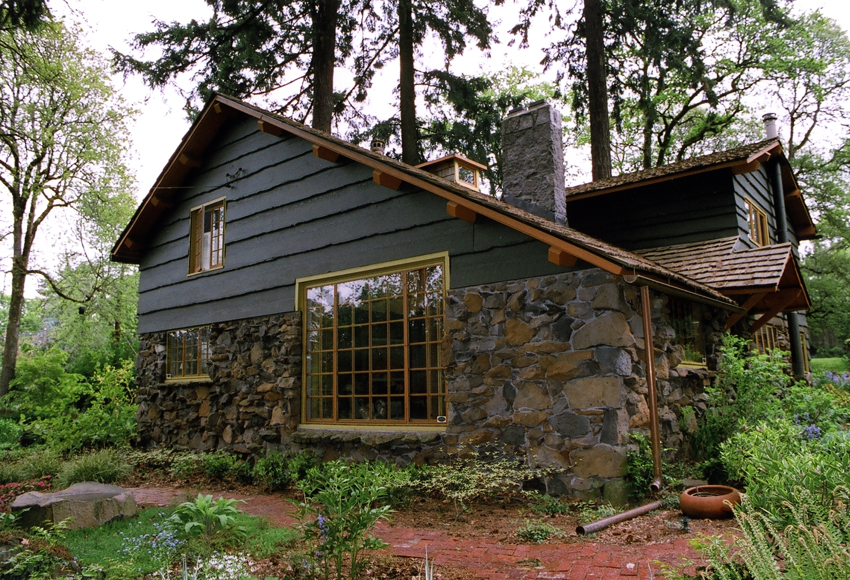 “Stonecrop” house for Lawrence Bailey, built 1928, photo 2008.