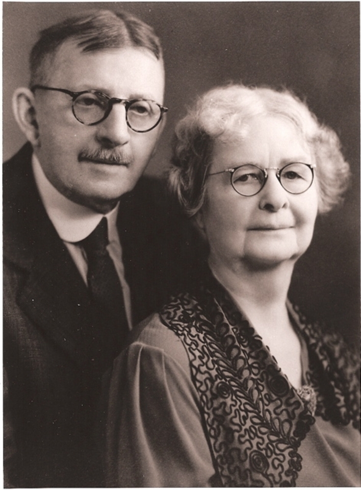 Carrie Phinney Sweetser with Dr. Albert Radin Sweetser.