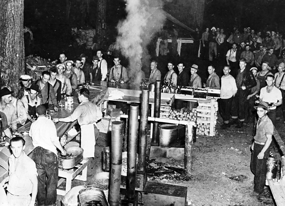 Meal line at camp for Tillamook Burn fire fighters.