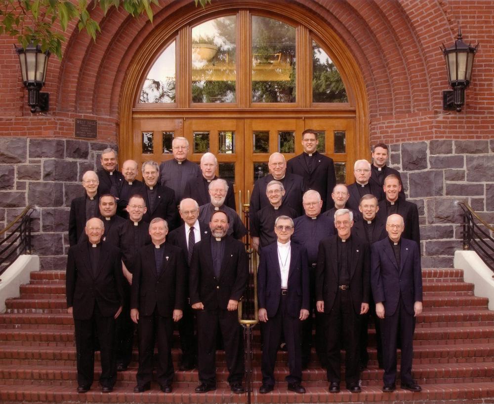 UP Holy Cross members, 2005.
