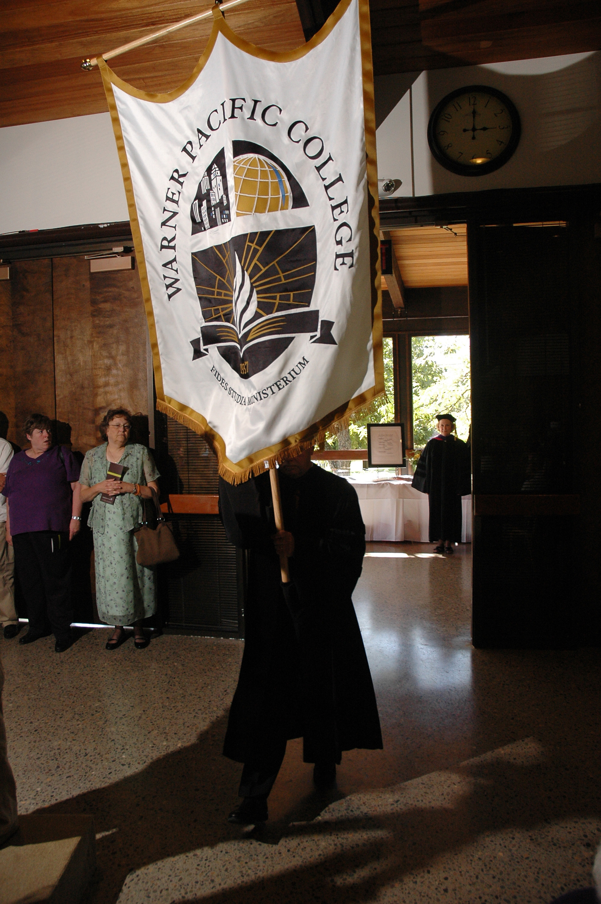Seal of Warner Pacific College.