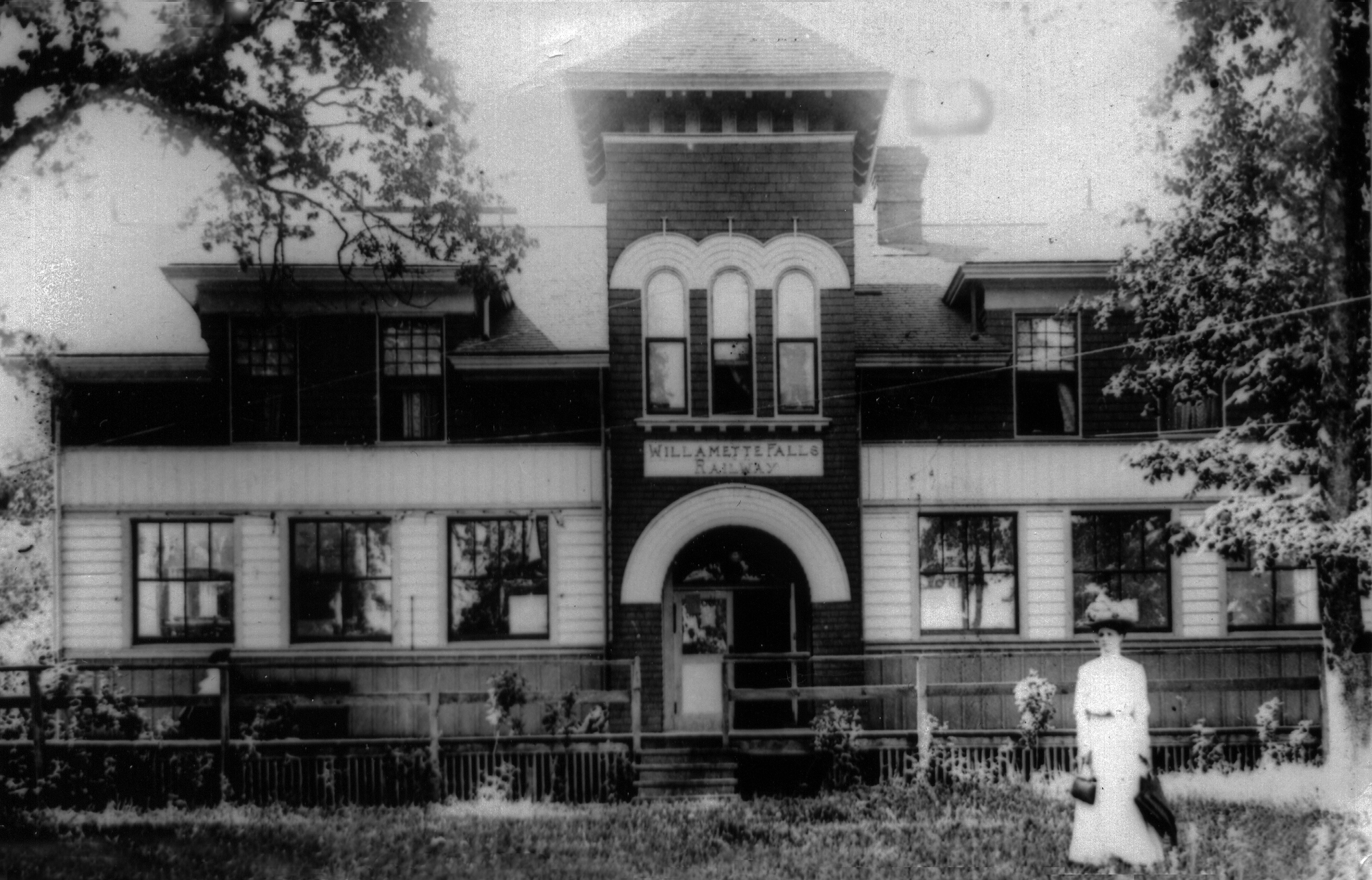 Willamette Falls Railway depot office and barn, West Linn,1909.
