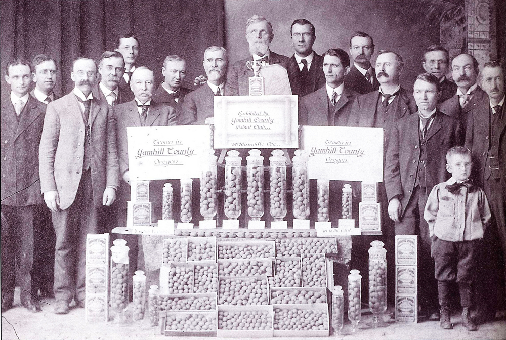 Manufacturers Association of the Northwest display, about 1900.
