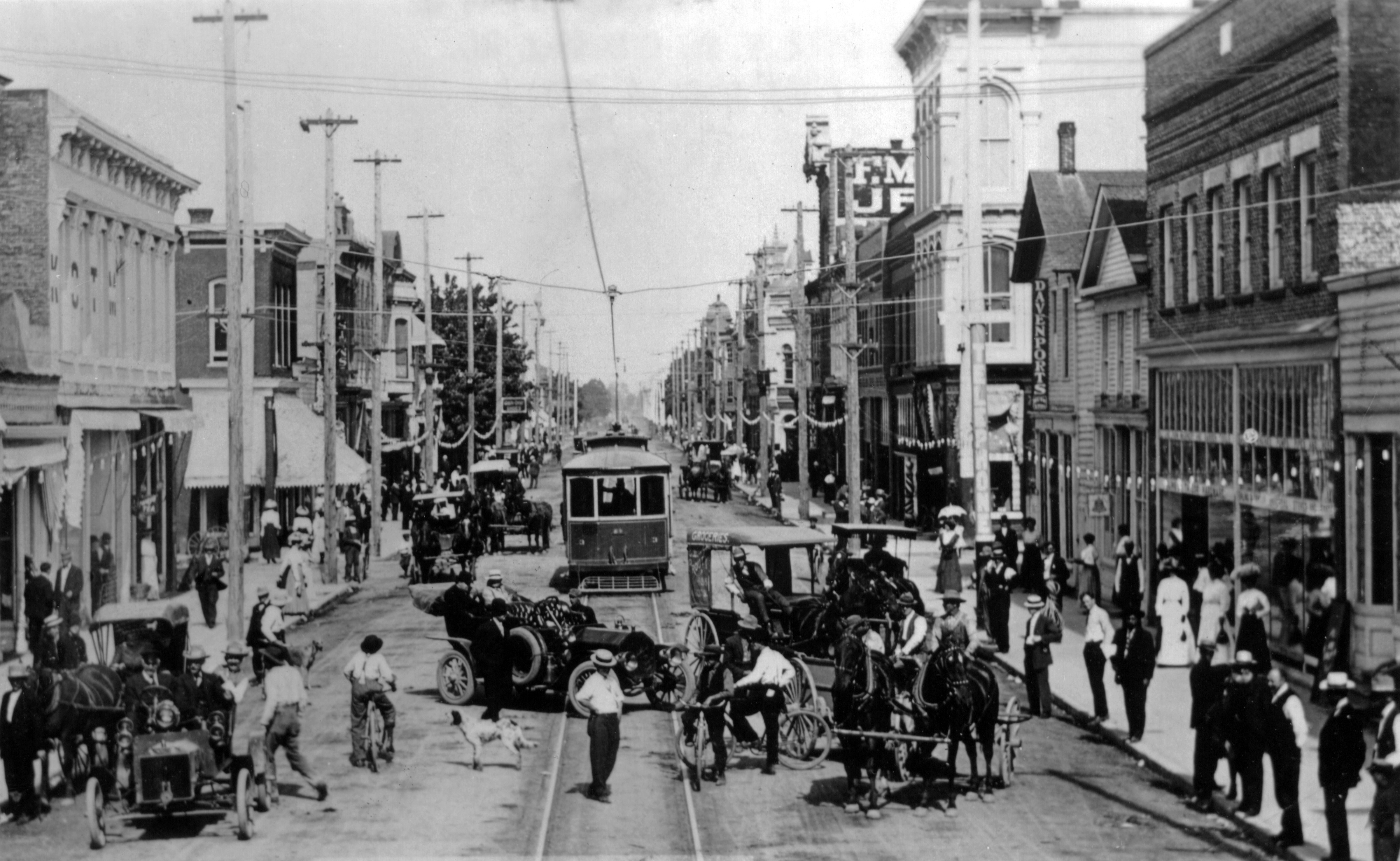 Albany trolley celebration documented in postcard image of trolley no. 3 on 1st St., 1909.