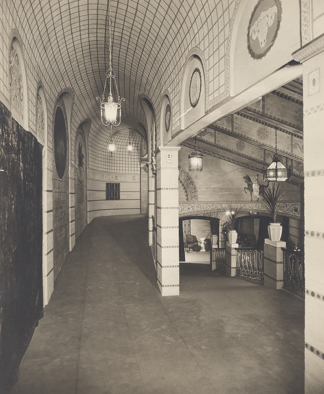Bagdad Theater, interior, 1927