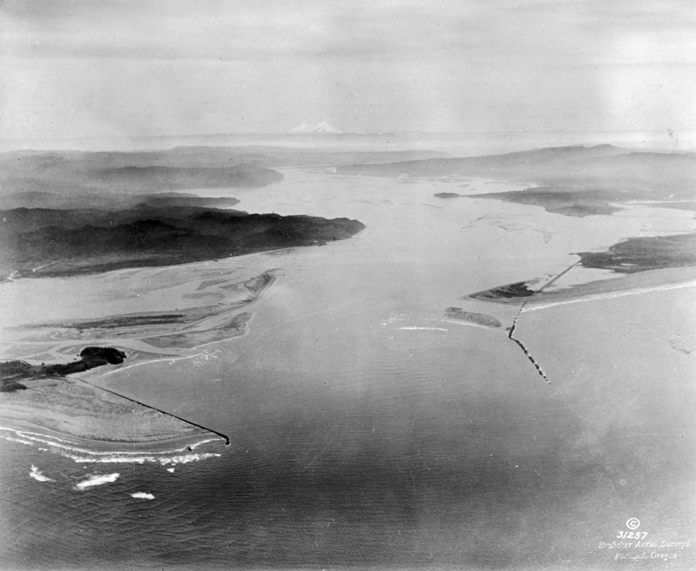 Mouth of the Columbia River in 1935.
