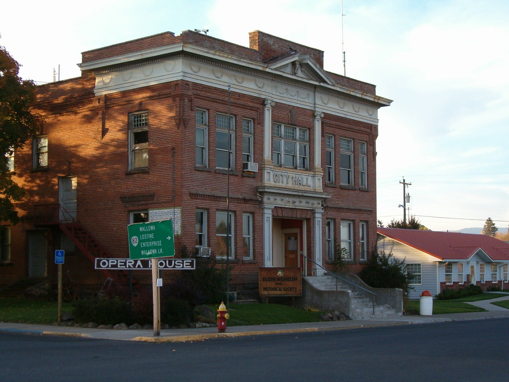 Elgin Opera House.