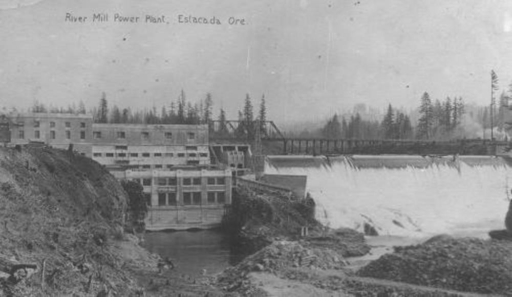 River Mill power plant and dam, Estacada, about 1910.