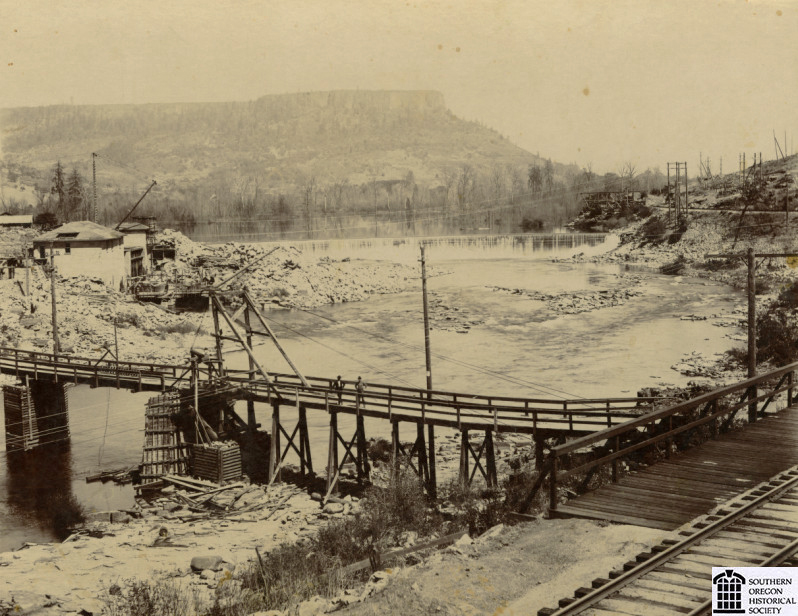 Gold Ray Dam powerhouse construction, 1903 or 1904.