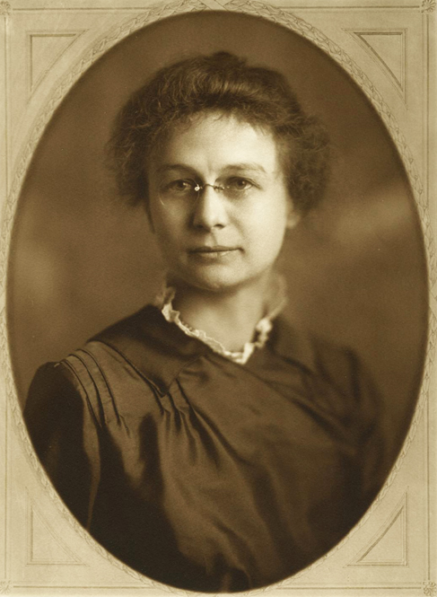 Fern Hobbs at about age 40, about 1925.