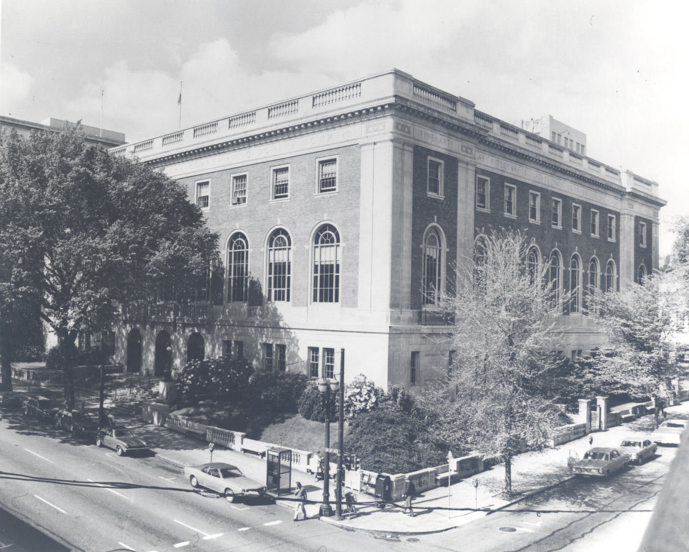 Central Library (Multnomah County Library), 1978