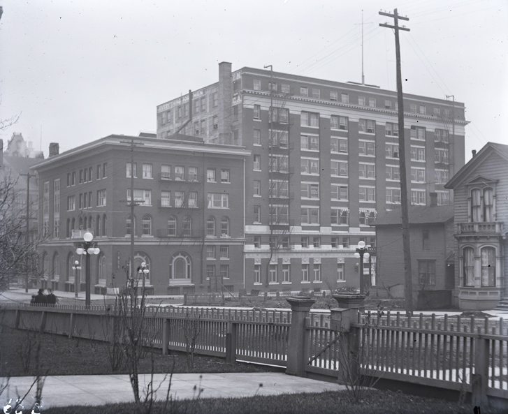 Portland YMCA and YWCA buildings, Taylor St. between 6th and 7th Sts., Feb. 1910.