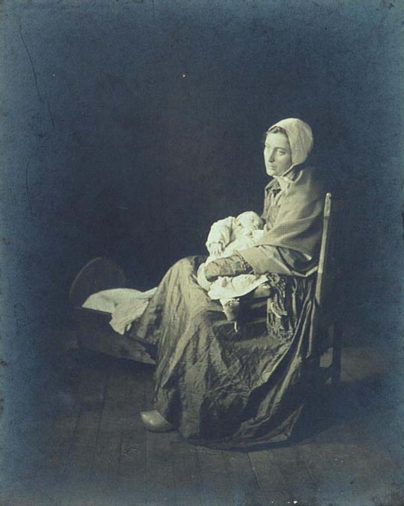 "The Mother," photo by Myra Albert Wiggins, 1901.