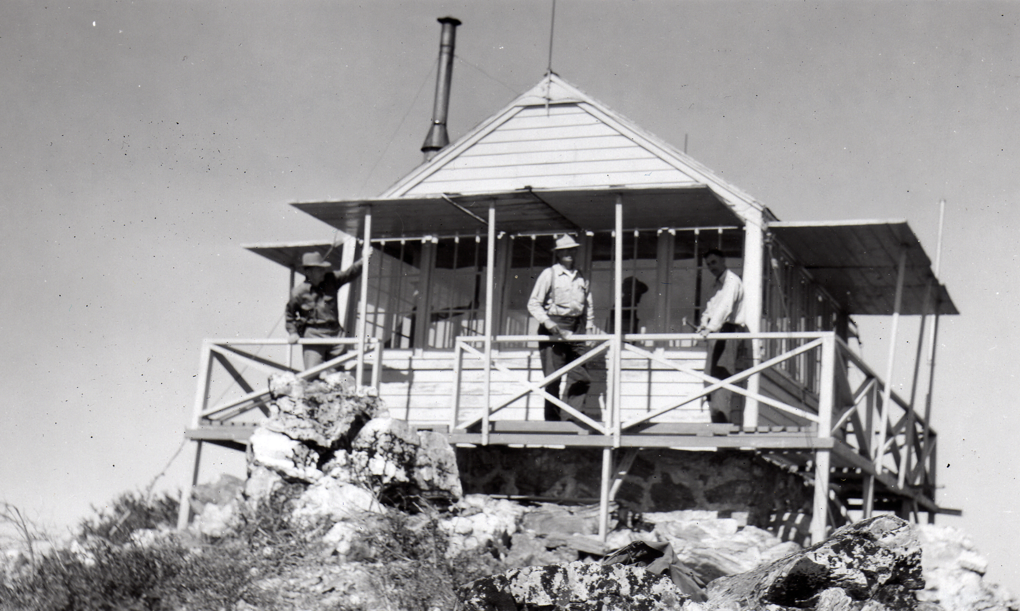 Whisky Peak Lookout with Aircraft Warning Service staff, 1942.