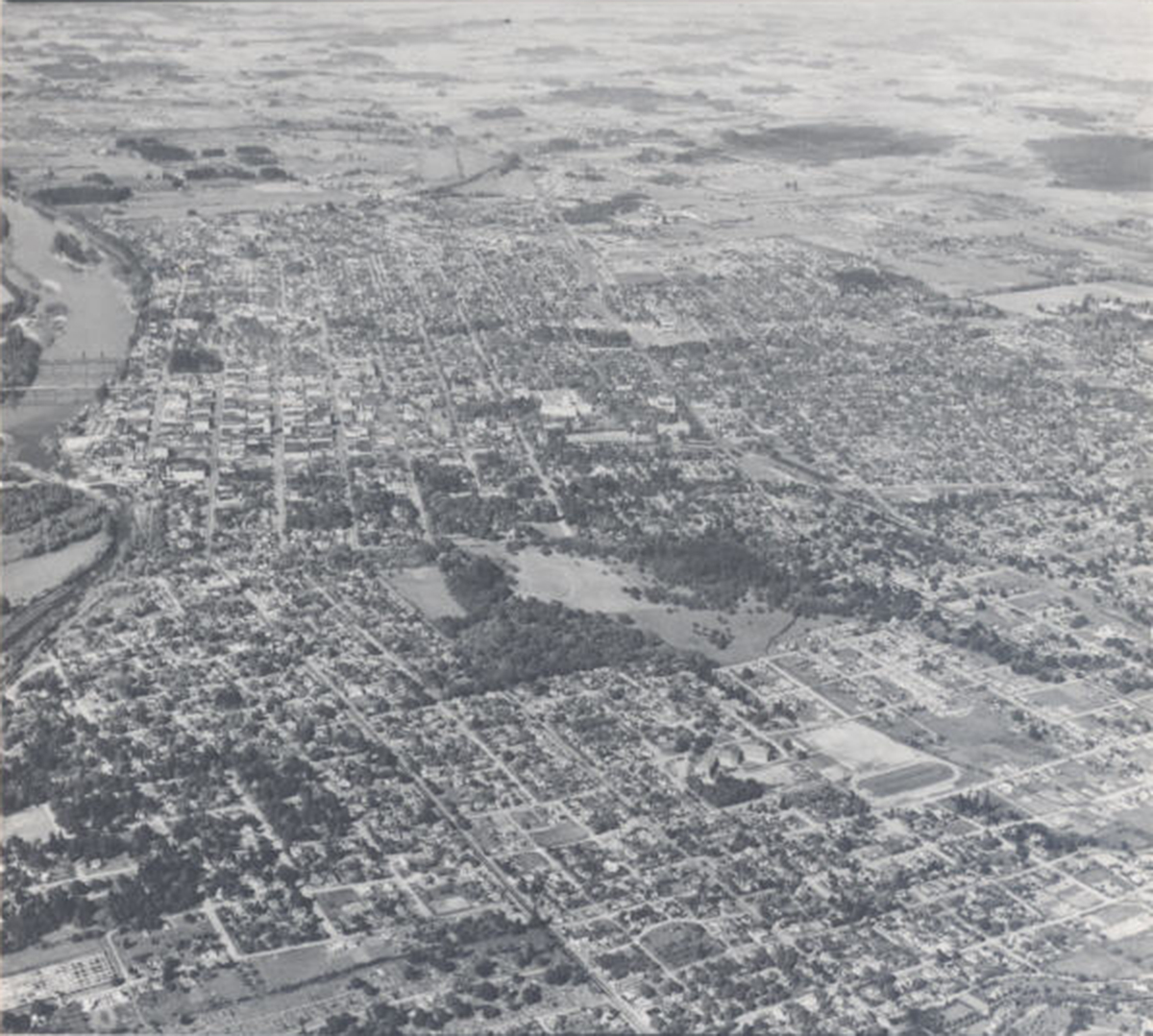 Aerial of Bush Pasture Park (center of image), 1947