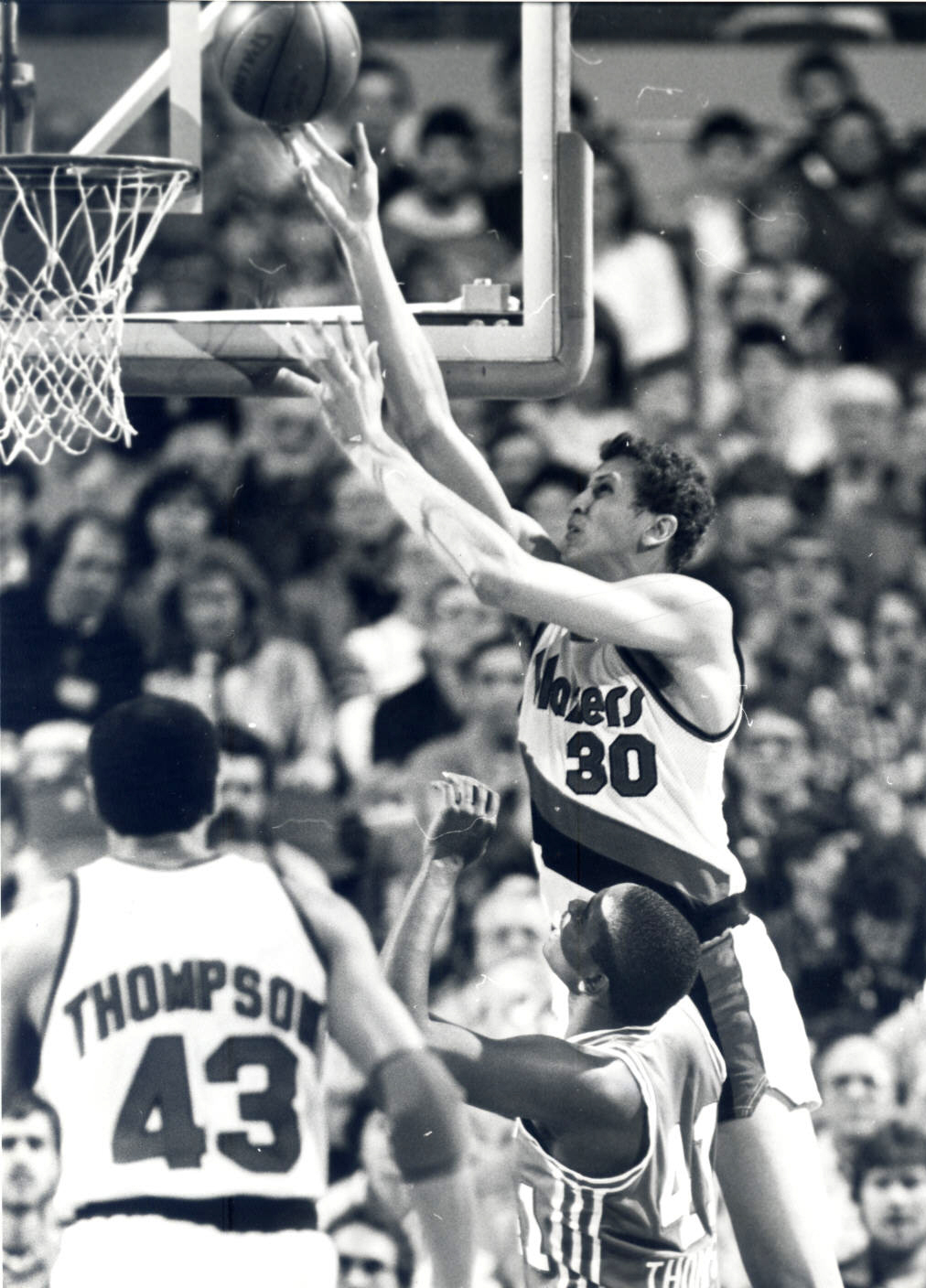 Mychal Thompson (43) and Sam Bowie (30)